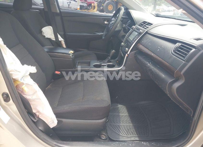 Photo 5 of 2015 Toyota Camry LE (VIN 4T1BF1FK9FU911964)