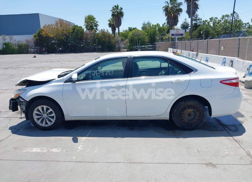 Photo 15 of 2015 Toyota Camry LE (VIN 4T1BF1FK9FU923208)