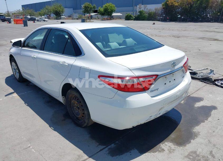 Photo 3 of 2015 Toyota Camry LE (VIN 4T1BF1FK9FU923208)