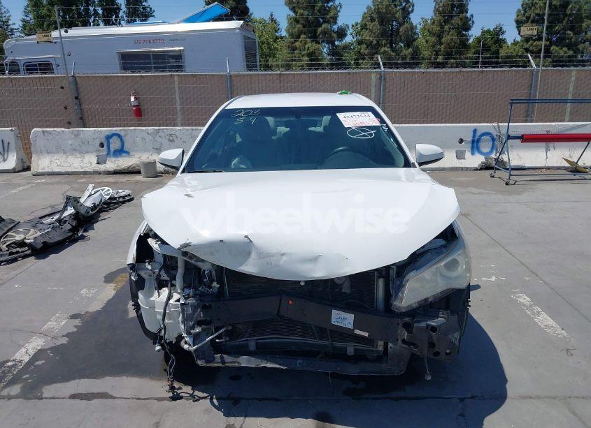 Photo 6 of 2015 Toyota Camry LE (VIN 4T1BF1FK9FU923208)