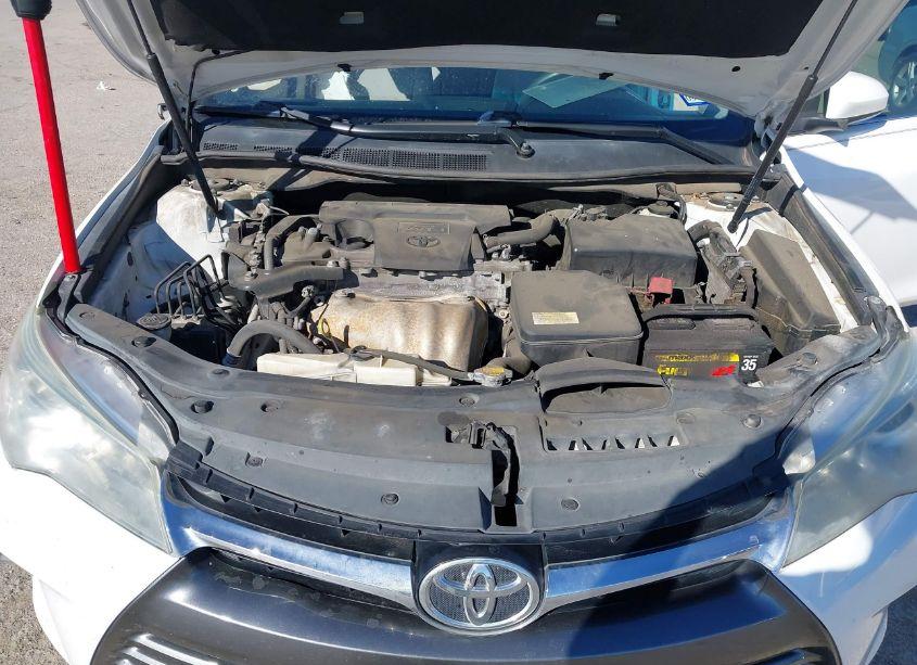 Photo 10 of 2015 Toyota Camry LE (VIN 4T1BF1FK9FU923872)