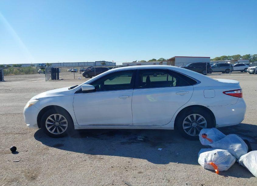 Photo 13 of 2015 Toyota Camry LE (VIN 4T1BF1FK9FU923872)