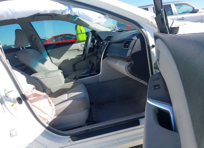 Photo 5 of 2015 Toyota Camry LE (VIN 4T1BF1FK9FU923872)