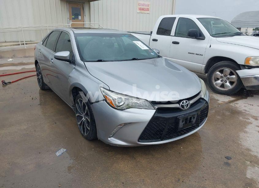 2015 Toyota Camry XSE (VIN 4T1BF1FK9FU969413) main photo
