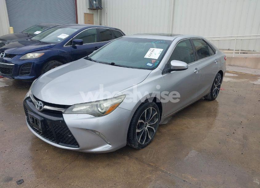 Photo 2 of 2015 Toyota Camry XSE (VIN 4T1BF1FK9FU969413)