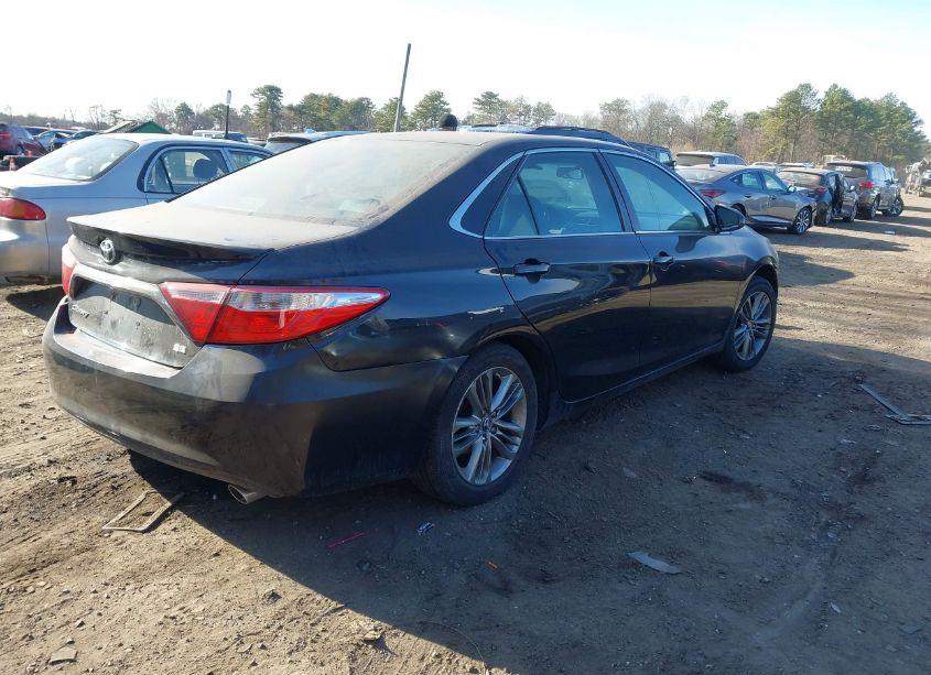 Photo 4 of 2015 Toyota Camry SE (VIN 4T1BF1FK9FU970156)