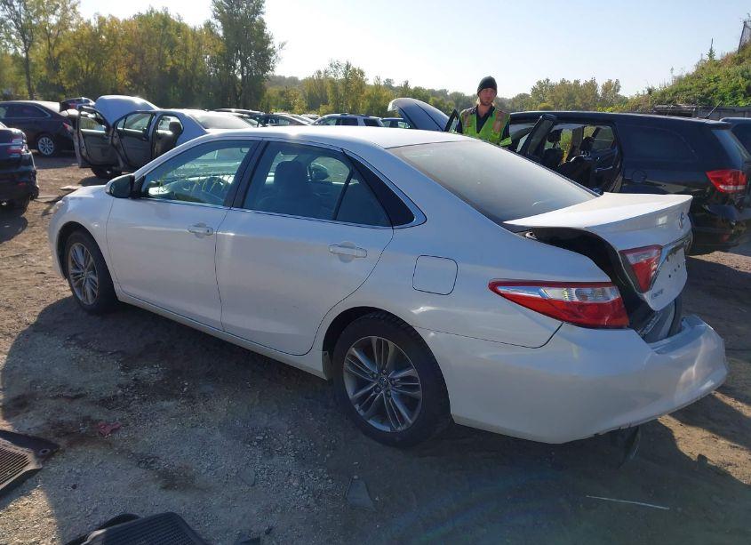 Photo 3 of 2016 Toyota Camry SE (VIN 4T1BF1FK9GU140682)