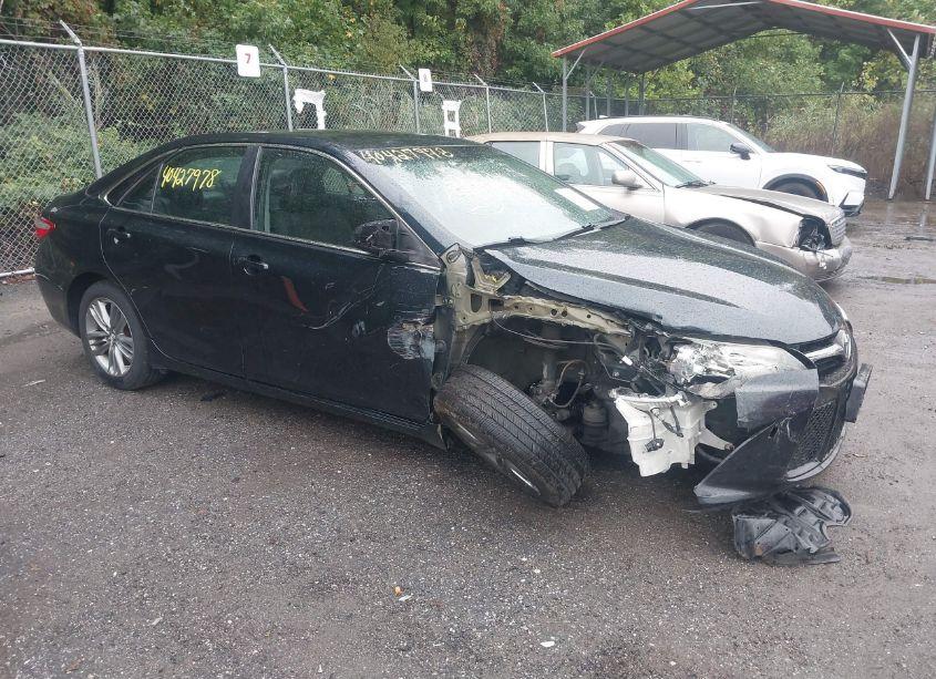 2016 Toyota Camry SE (VIN 4T1BF1FK9GU143467) main photo