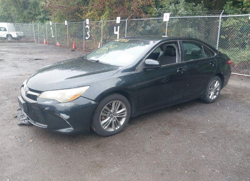 Photo 2 of 2016 Toyota Camry SE (VIN 4T1BF1FK9GU143467)