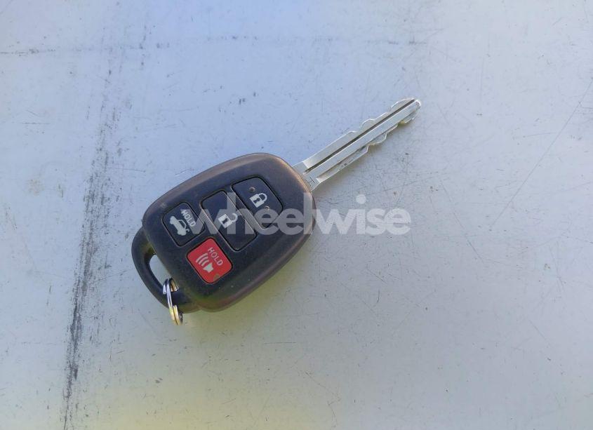 Photo 11 of 2016 Toyota Camry LE (VIN 4T1BF1FK9GU173052)