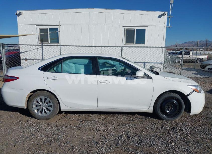 Photo 13 of 2016 Toyota Camry LE (VIN 4T1BF1FK9GU173052)