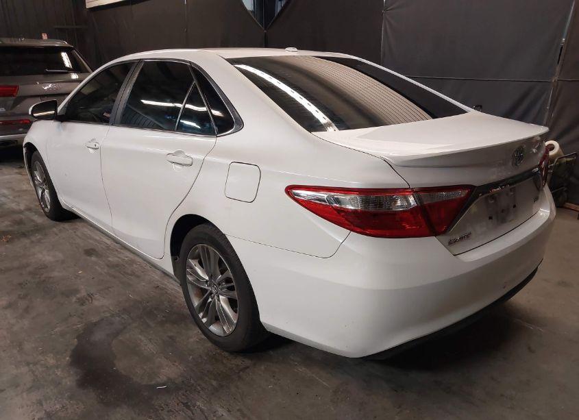 Photo 3 of 2016 Toyota Camry SE (VIN 4T1BF1FK9GU182589)