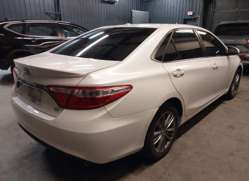 Photo 4 of 2016 Toyota Camry SE (VIN 4T1BF1FK9GU182589)