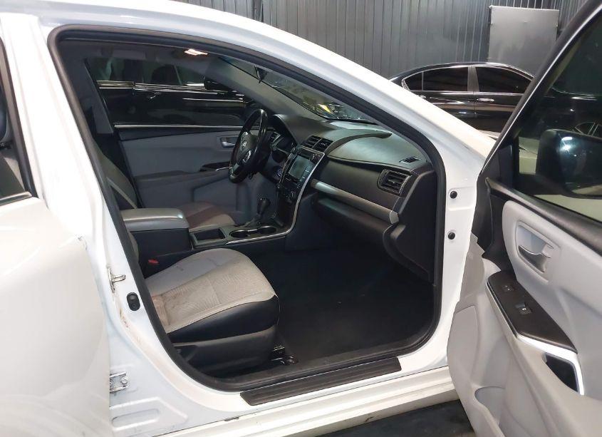 Photo 5 of 2016 Toyota Camry SE (VIN 4T1BF1FK9GU182589)