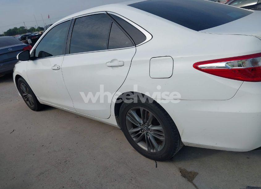 Photo 14 of 2016 Toyota Camry SE (VIN 4T1BF1FK9GU243214)