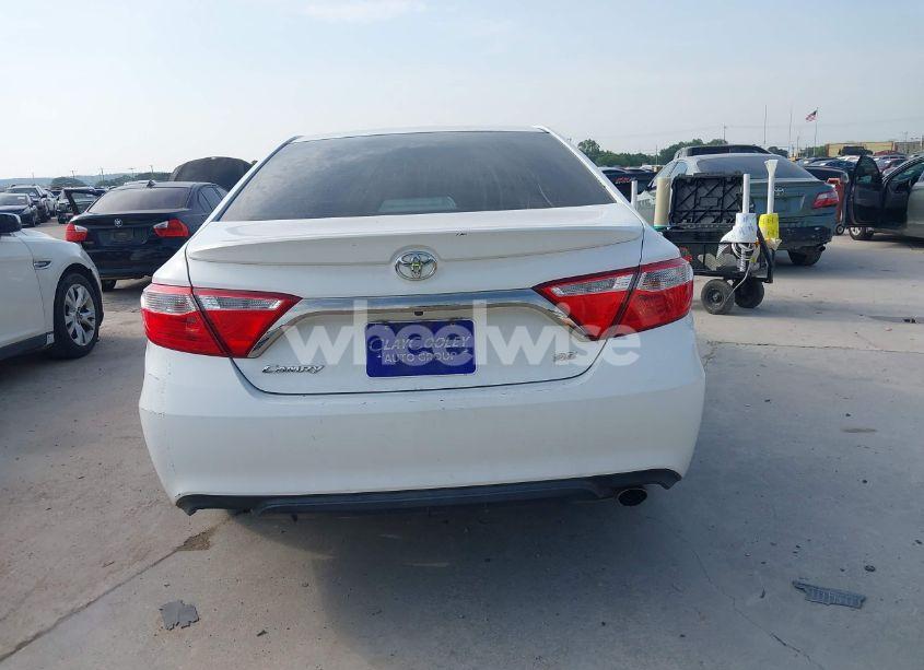 Photo 16 of 2016 Toyota Camry SE (VIN 4T1BF1FK9GU243214)