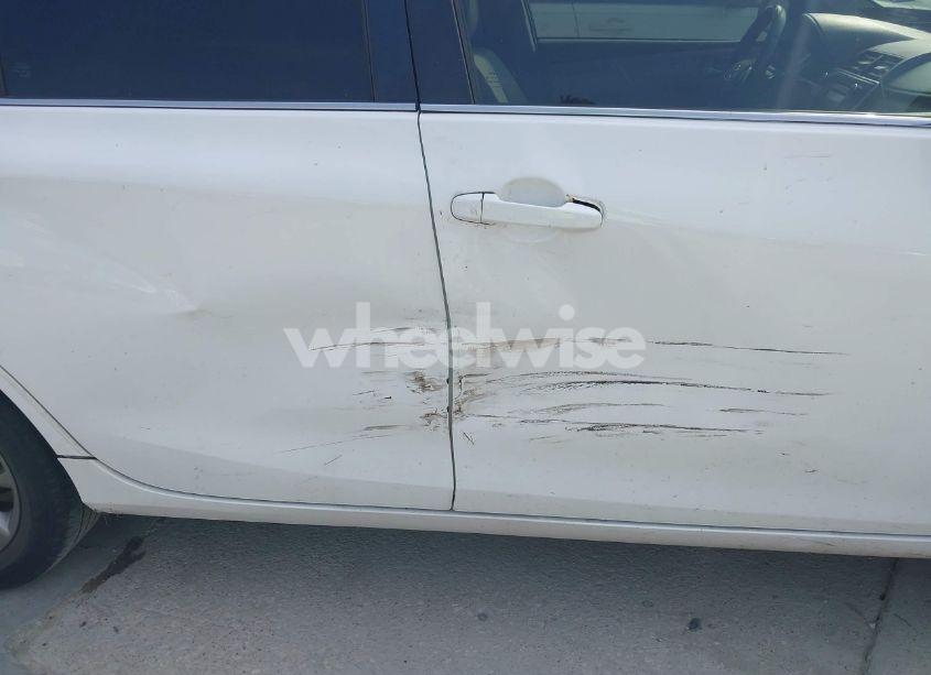 Photo 6 of 2016 Toyota Camry SE (VIN 4T1BF1FK9GU243214)