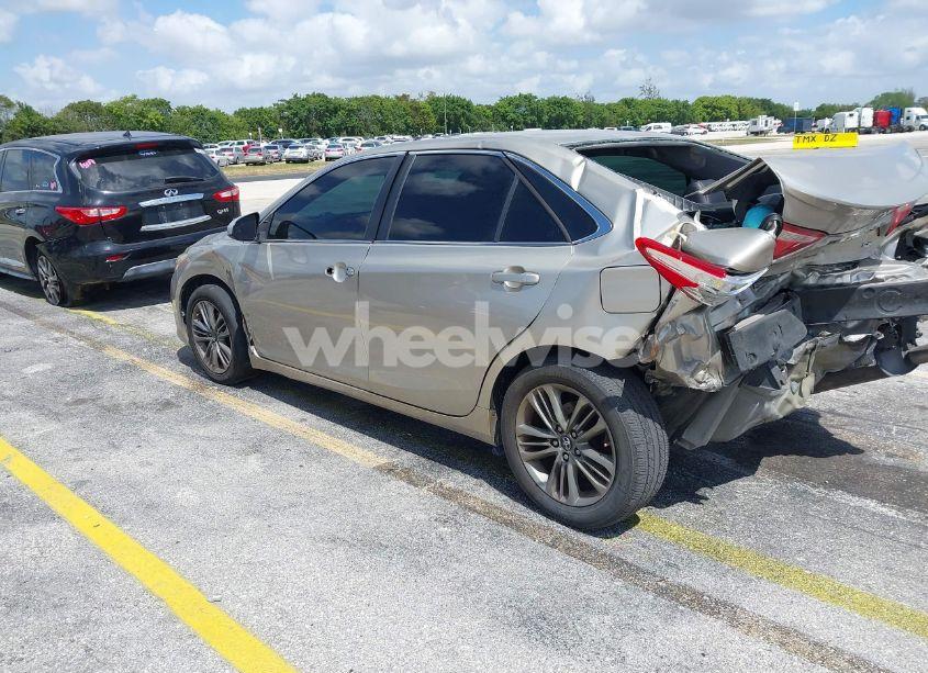 Photo 3 of 2016 Toyota Camry SE (VIN 4T1BF1FK9GU255220)