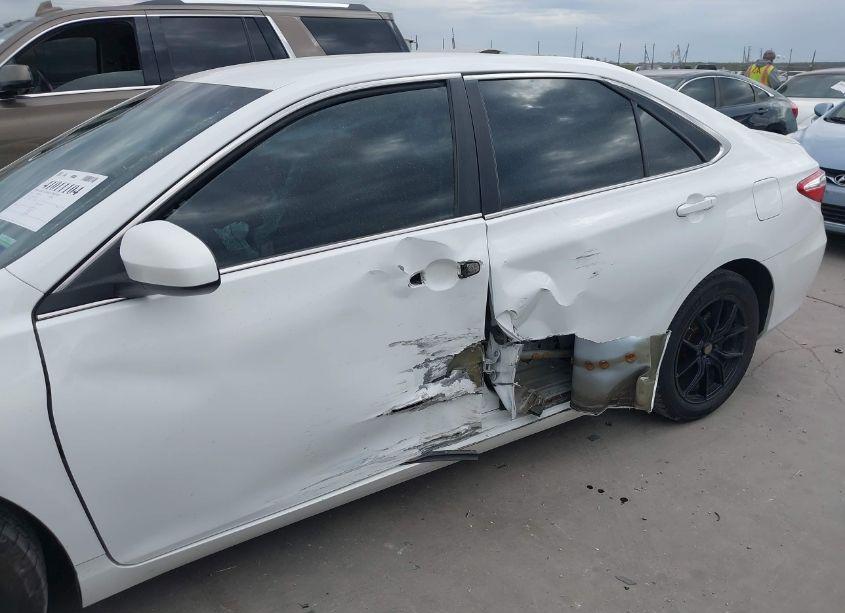 Photo 6 of 2016 Toyota Camry SE (VIN 4T1BF1FK9GU258232)