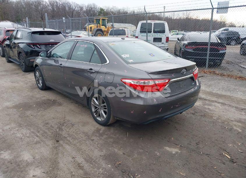Photo 3 of 2016 Toyota Camry SE (VIN 4T1BF1FK9GU260515)