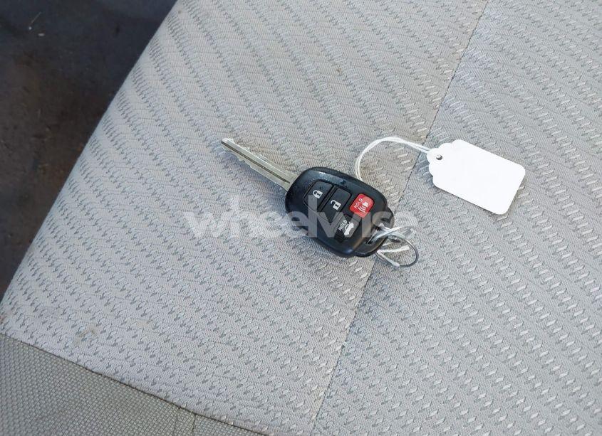 Photo 11 of 2016 Toyota Camry LE (VIN 4T1BF1FK9GU505572)