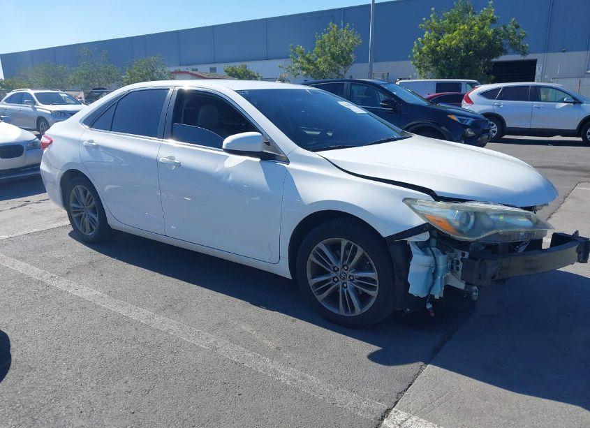 2016 Toyota Camry SE (VIN 4T1BF1FK9GU508102) main photo