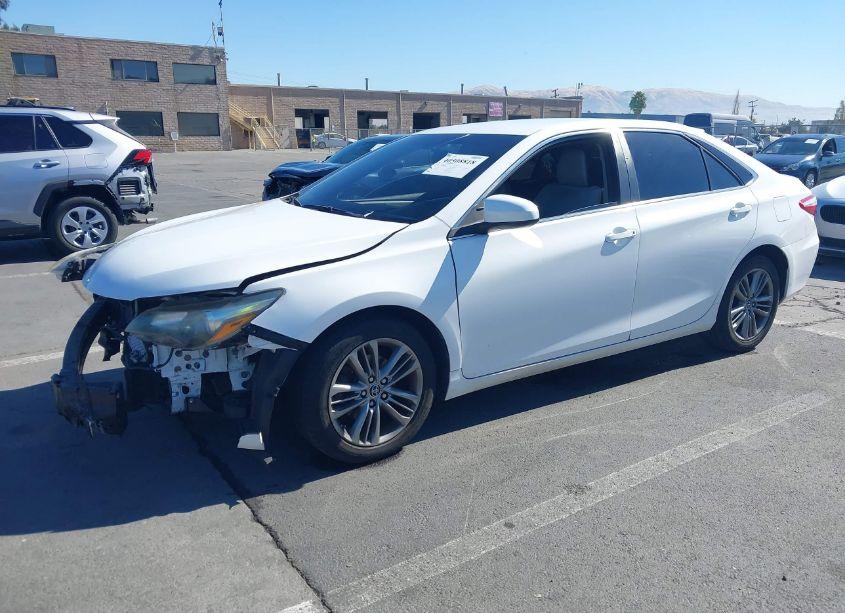 Photo 2 of 2016 Toyota Camry SE (VIN 4T1BF1FK9GU508102)