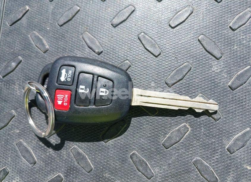 Photo 11 of 2016 Toyota Camry LE (VIN 4T1BF1FK9GU512232)