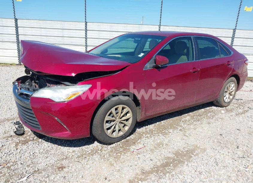 Photo 2 of 2016 Toyota Camry LE (VIN 4T1BF1FK9GU512232)