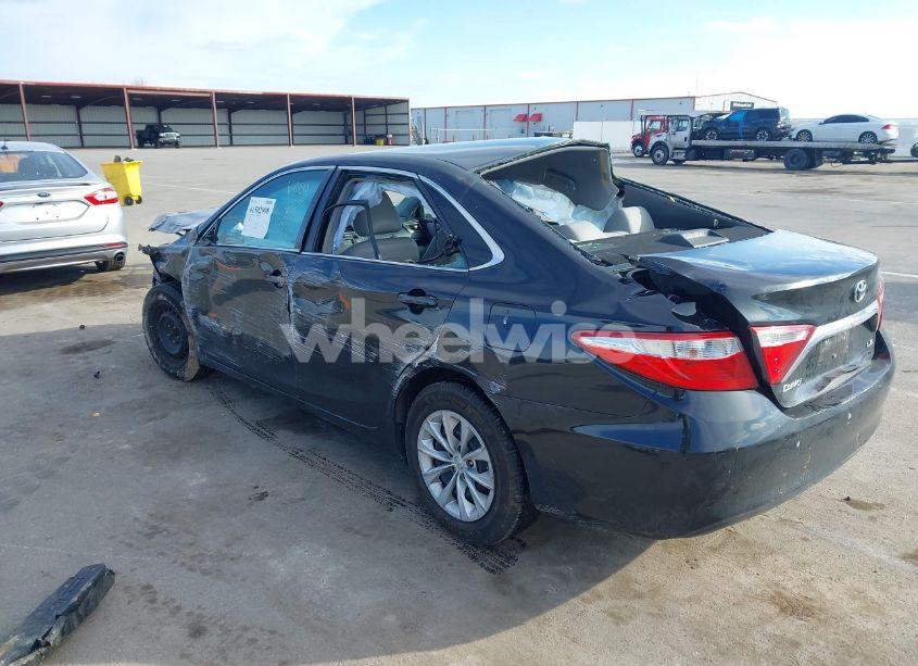 Photo 3 of 2016 Toyota Camry LE (VIN 4T1BF1FK9GU512750)
