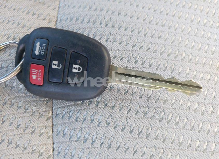 Photo 11 of 2016 Toyota Camry LE (VIN 4T1BF1FK9GU513168)