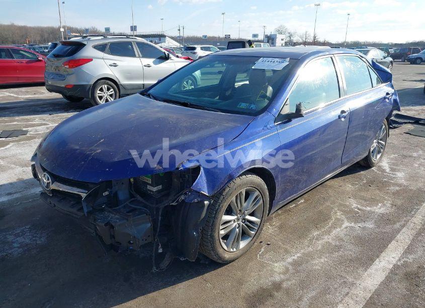 Photo 2 of 2016 Toyota Camry SE (VIN 4T1BF1FK9GU529807)