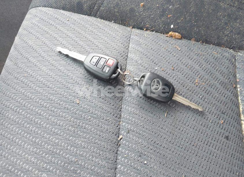 Photo 11 of 2016 Toyota Camry LE (VIN 4T1BF1FK9GU533355)