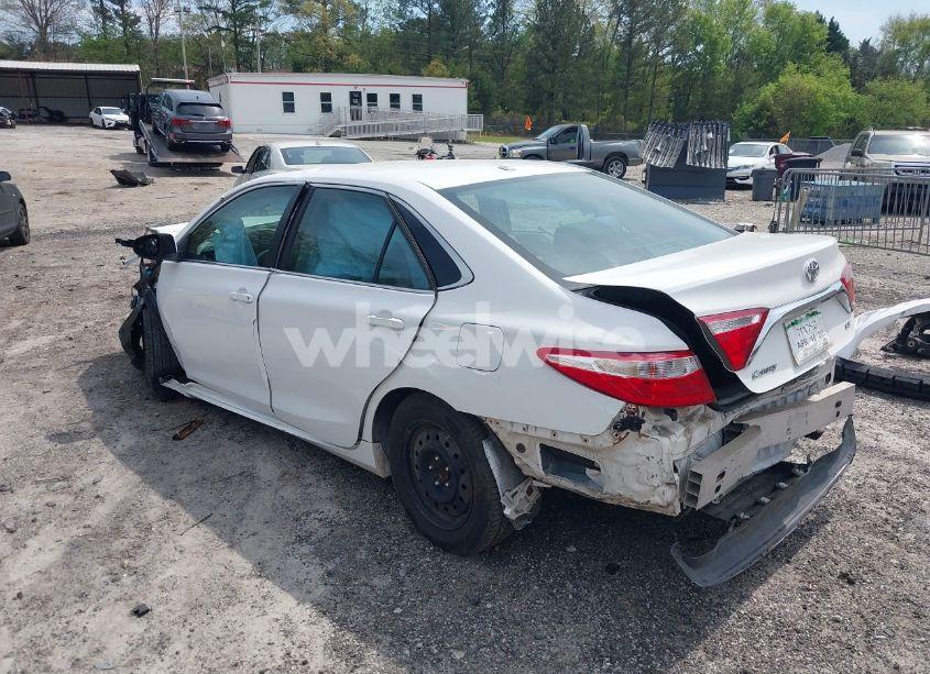 Photo 3 of 2016 Toyota Camry LE (VIN 4T1BF1FK9GU533355)