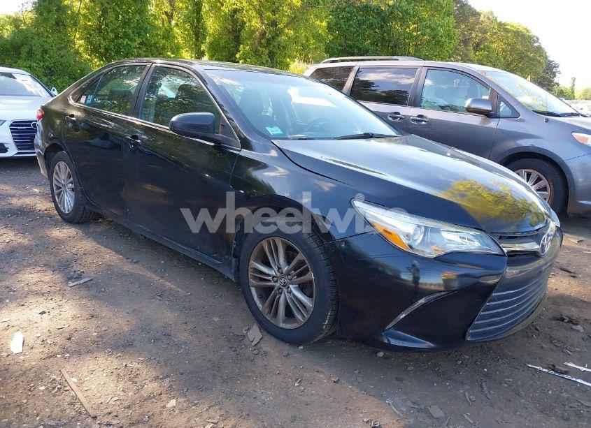 2016 Toyota Camry SE (VIN 4T1BF1FK9GU536062) main photo