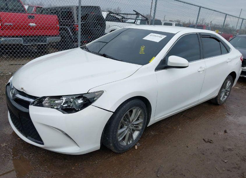 Photo 2 of 2016 Toyota Camry SE (VIN 4T1BF1FK9GU545389)