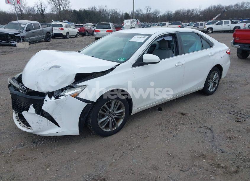 Photo 2 of 2016 Toyota Camry SE (VIN 4T1BF1FK9GU551113)