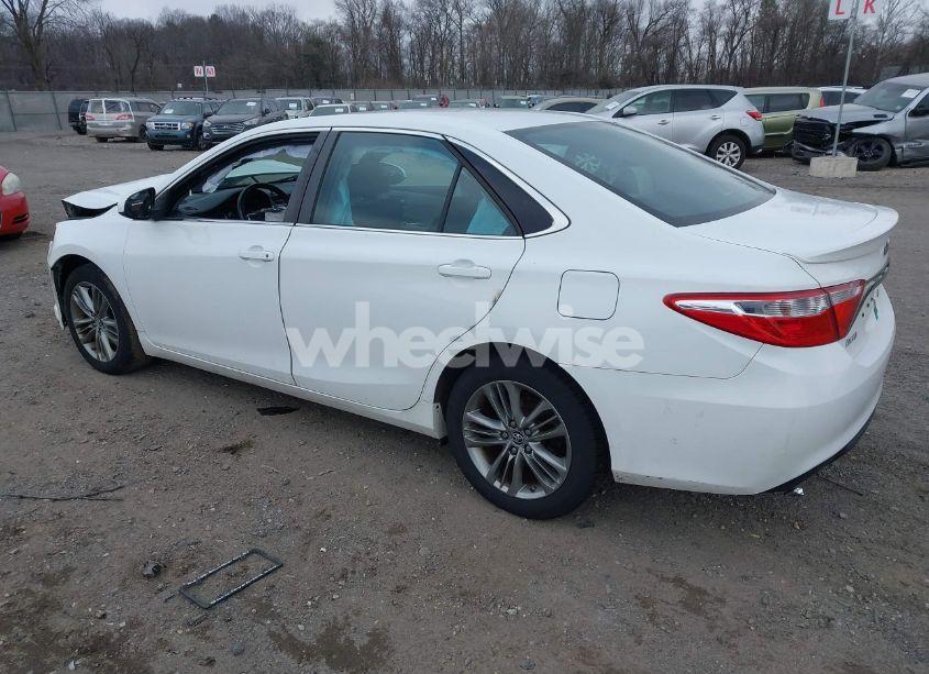 Photo 3 of 2016 Toyota Camry SE (VIN 4T1BF1FK9GU551113)