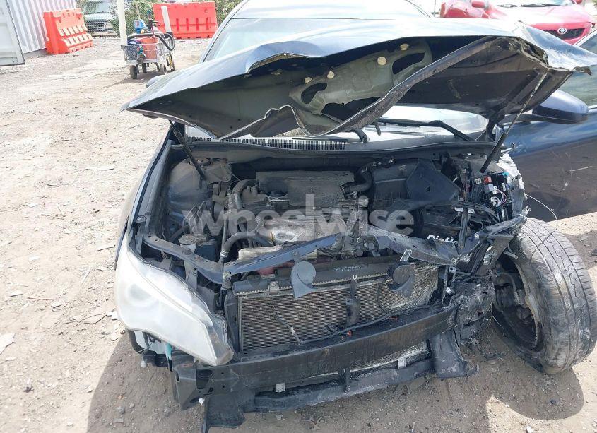 Photo 10 of 2016 Toyota Camry LE (VIN 4T1BF1FK9GU565772)