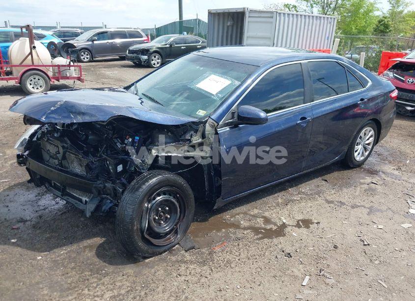 Photo 2 of 2016 Toyota Camry LE (VIN 4T1BF1FK9GU565772)