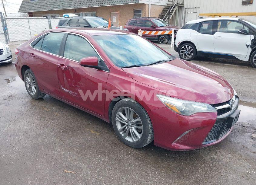 2016 Toyota Camry SE (VIN 4T1BF1FK9GU574486) main photo