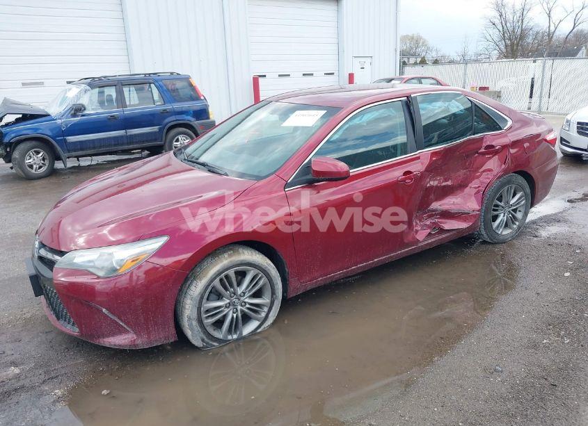 Photo 2 of 2016 Toyota Camry SE (VIN 4T1BF1FK9GU574486)