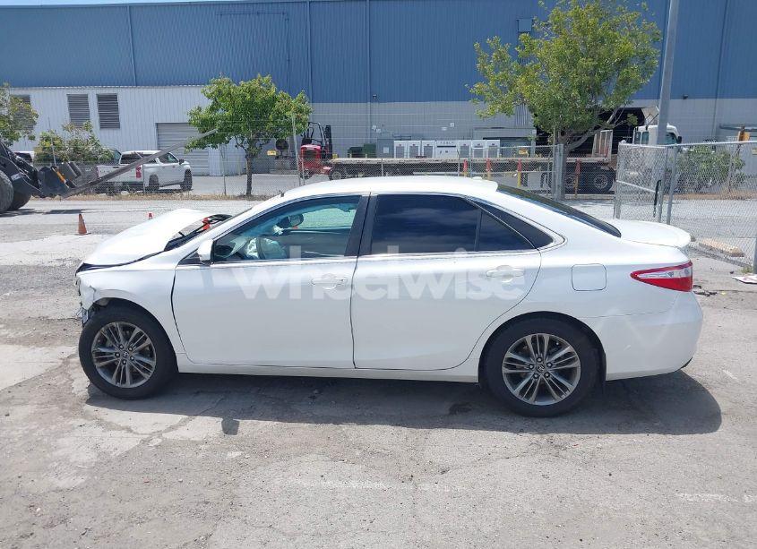 Photo 15 of 2016 Toyota Camry SE (VIN 4T1BF1FK9GU582393)