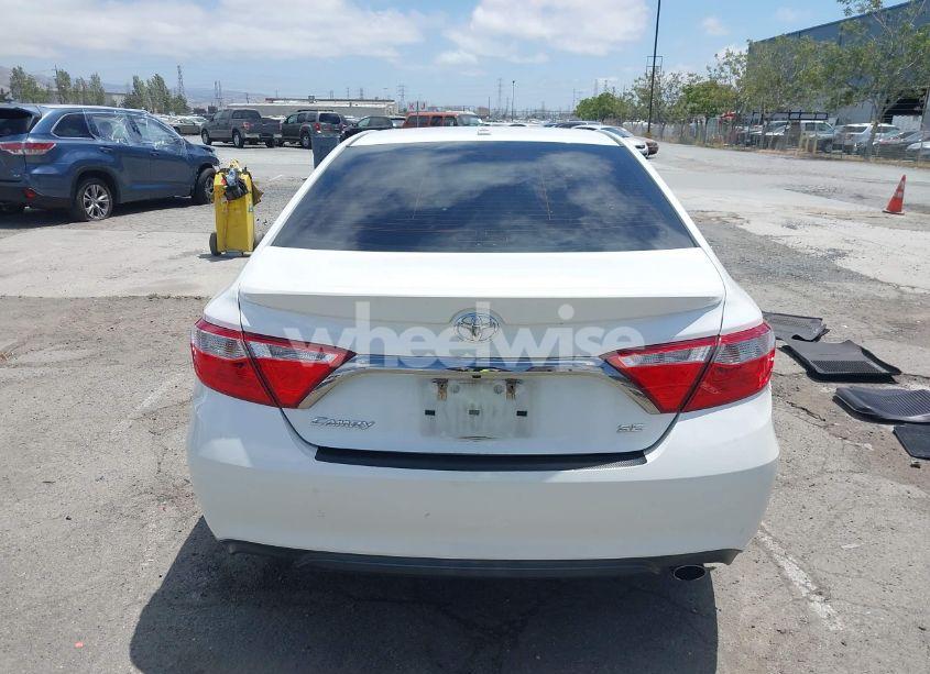 Photo 17 of 2016 Toyota Camry SE (VIN 4T1BF1FK9GU582393)