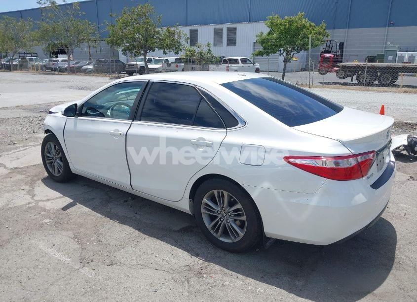 Photo 3 of 2016 Toyota Camry SE (VIN 4T1BF1FK9GU582393)