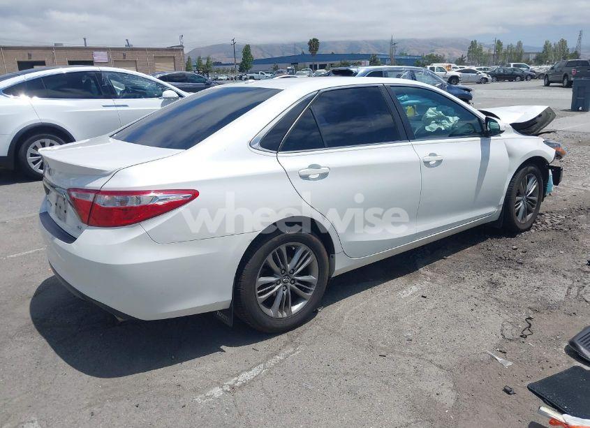 Photo 4 of 2016 Toyota Camry SE (VIN 4T1BF1FK9GU582393)