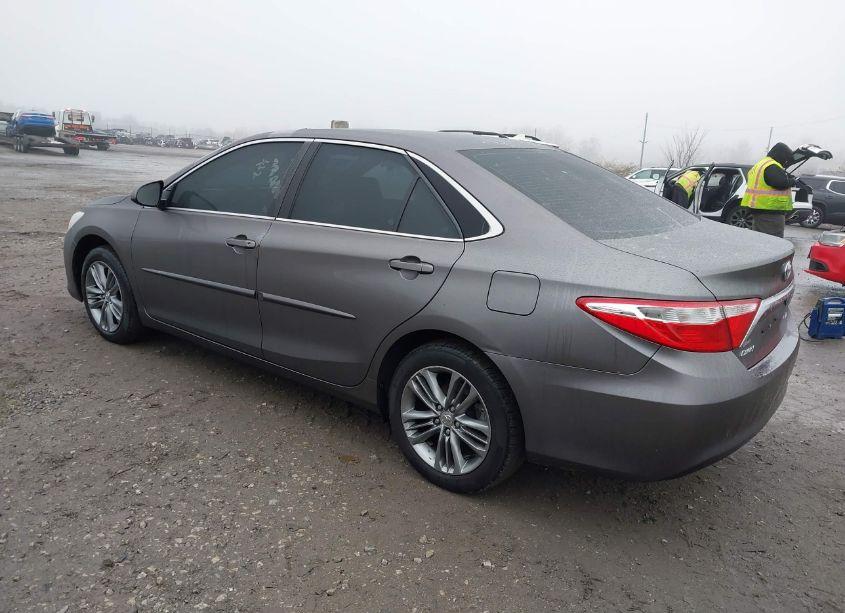 Photo 3 of 2016 Toyota Camry LE (VIN 4T1BF1FK9GU586296)