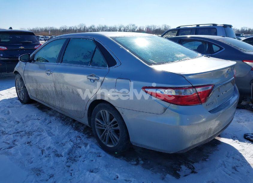 Photo 3 of 2016 Toyota Camry SE (VIN 4T1BF1FK9GU586492)
