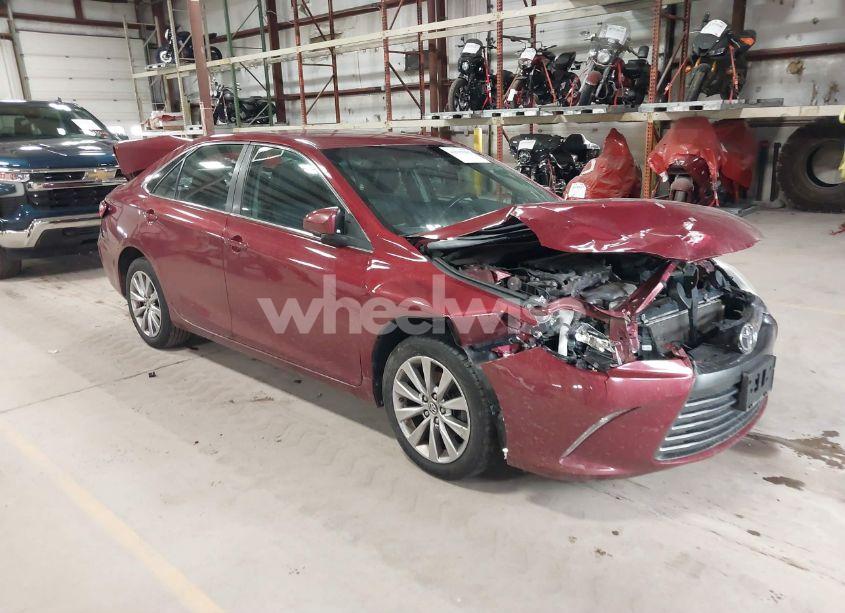 2016 Toyota Camry XLE (VIN 4T1BF1FK9GU595452) main photo