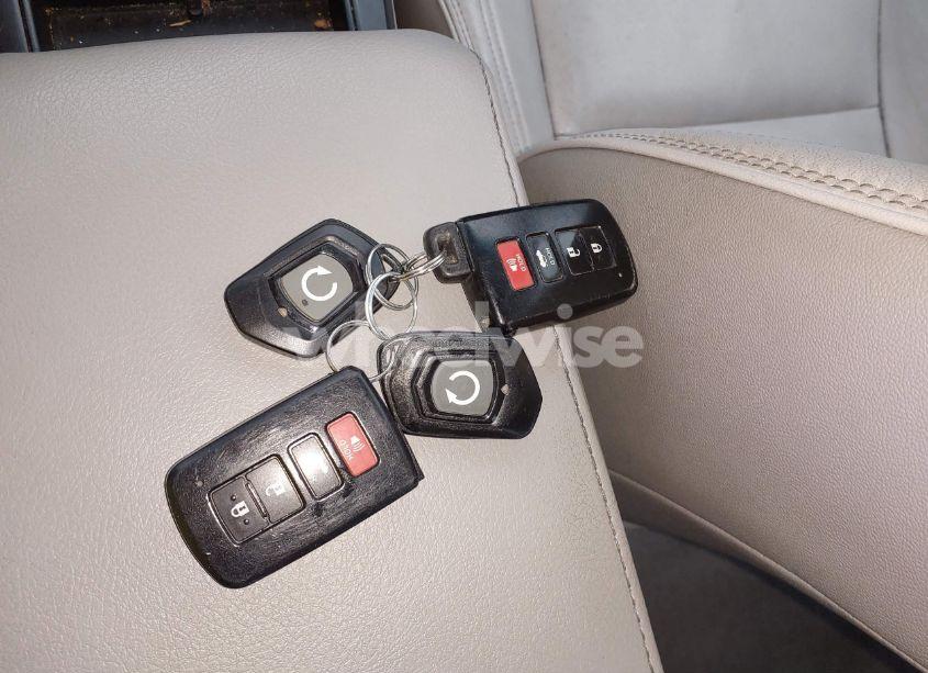 Photo 11 of 2016 Toyota Camry XLE (VIN 4T1BF1FK9GU613318)